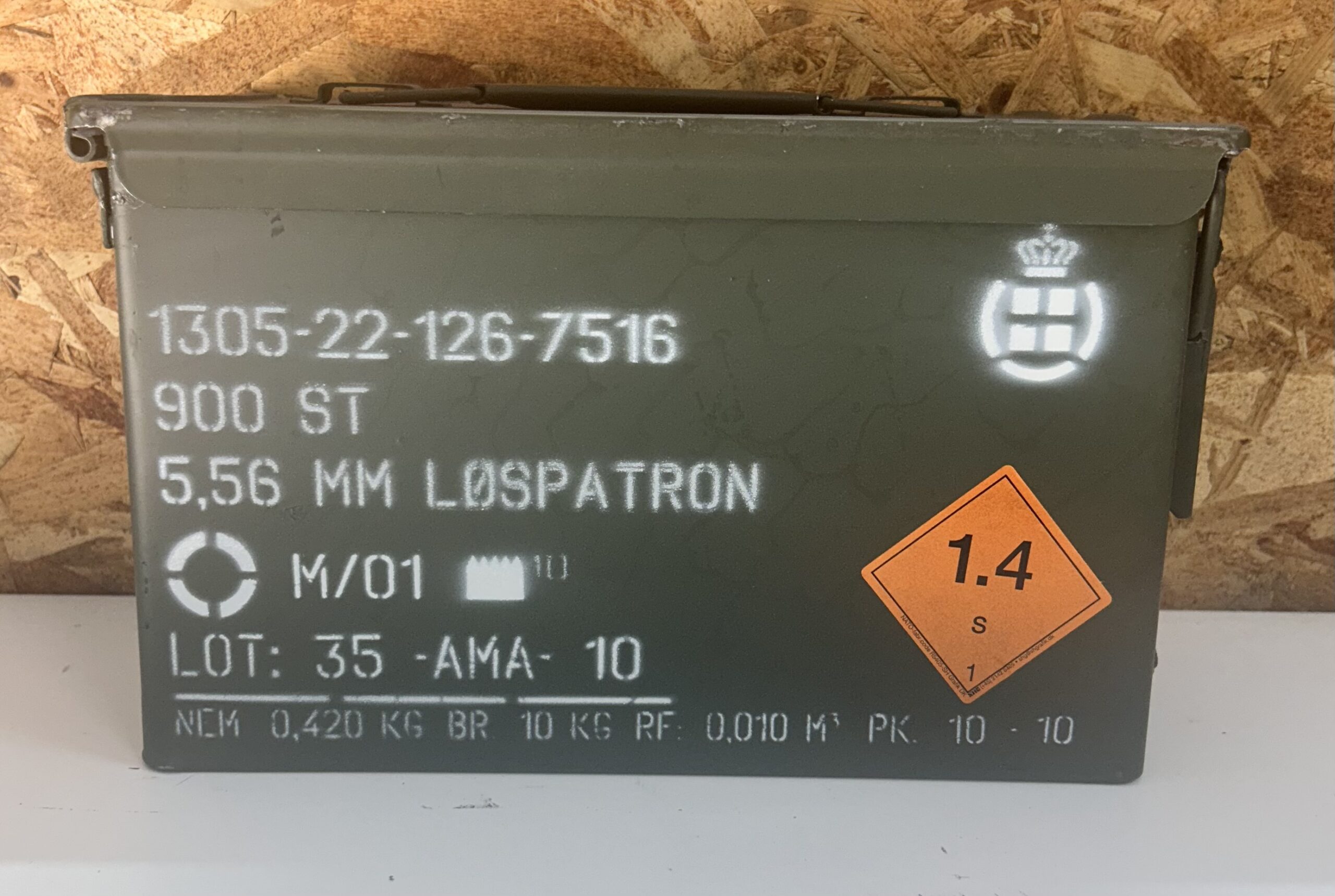 Denex 5.56x45 M200 blanks on 10 round nylon stripper clips.