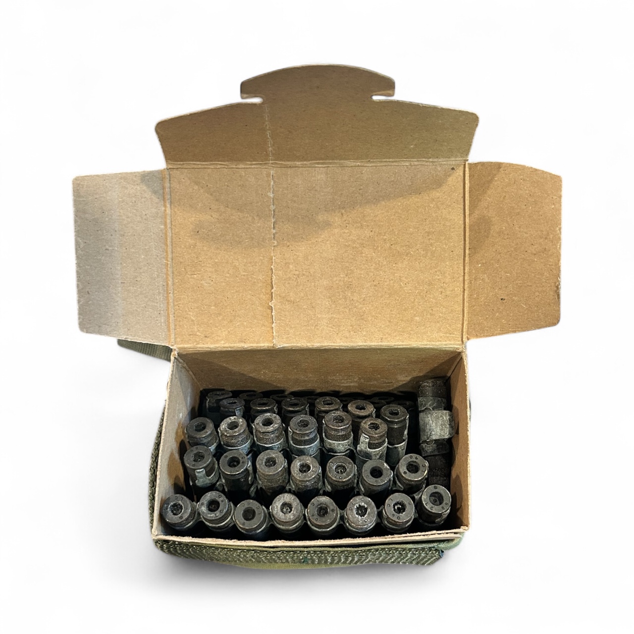 7.62mm M172 Inert Dummy Cartridges, Linked M13, In Bandoleers Cartons. 200 Round Original Can. - Image 2